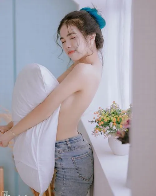 anh-gai-xinh-nude-nghe-thuat-25